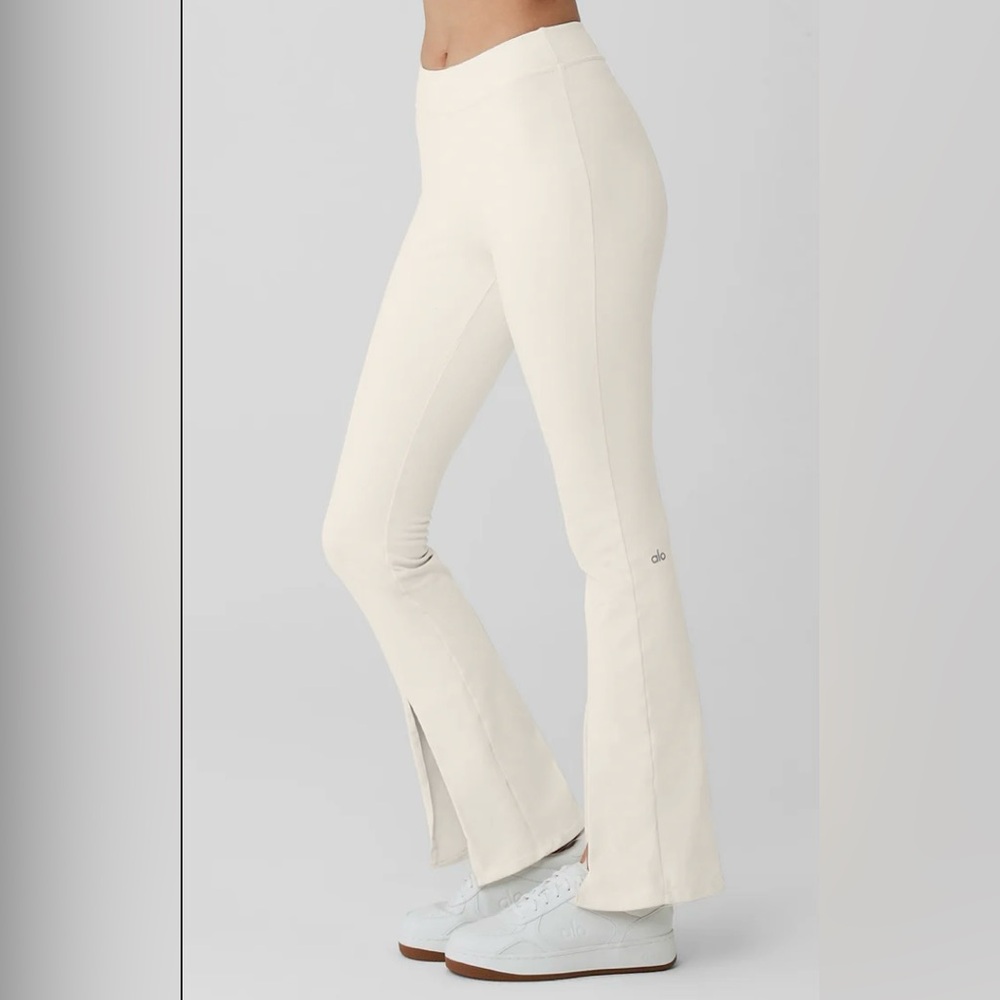 ALO Airbrush Flutter Legging in Ivory